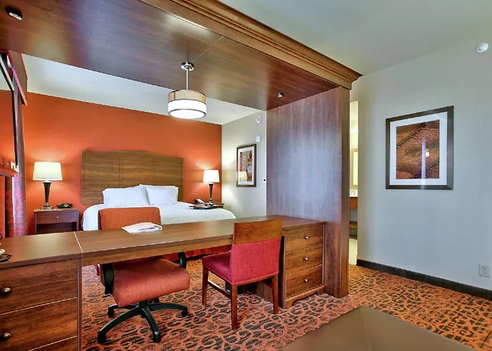 Hampton & At Talking Stick 3*