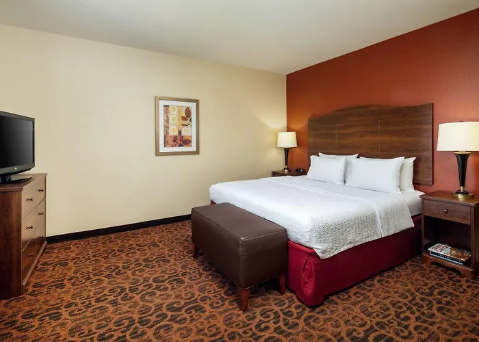 Hotel Hampton & At Talking Stick 3*