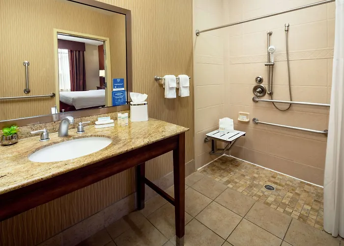 Hotel Hampton & At Talking Stick